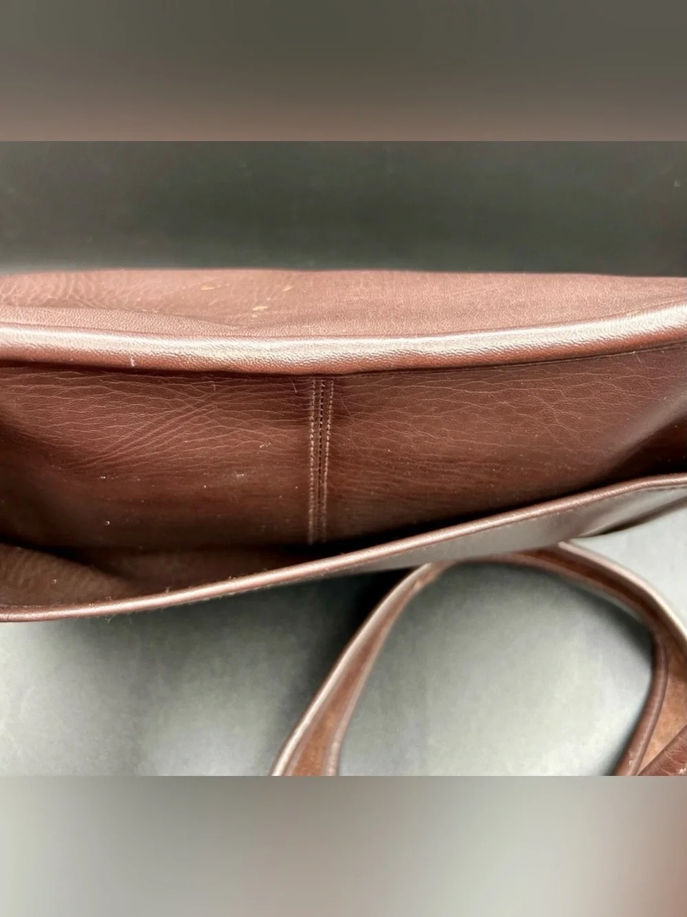 VINTAGE BROWN LEATHER Shoulder & Crossbody Bag.